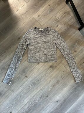 Wilfred Free Heather Gray Cropped Long Sleeve Top